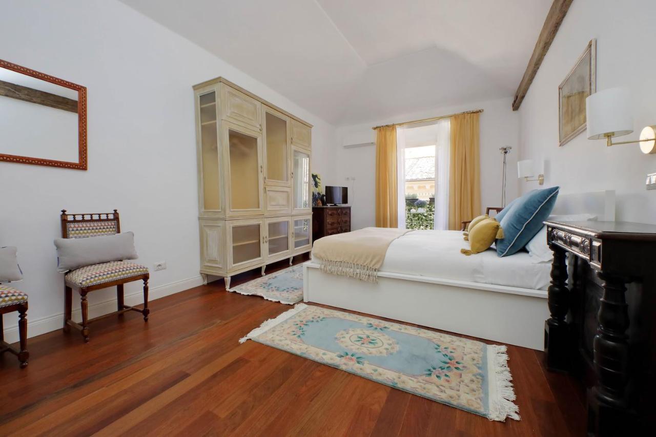 Apartmán Ych-Penthouse Fiammetta A Piazza Navona Řím Exteriér fotografie